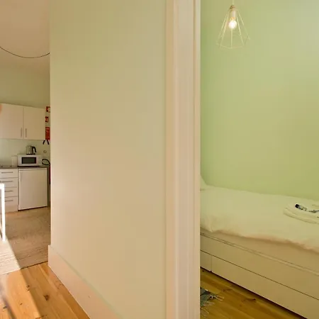 Aposentus - Riverside Miragaia