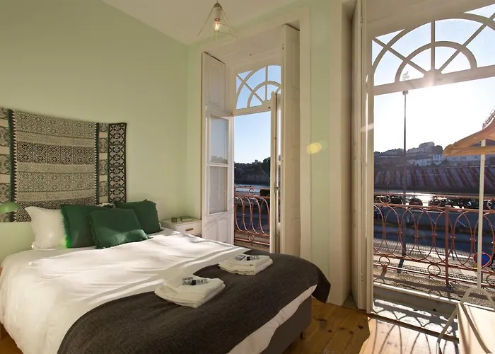 Aposentus - Riverside Miragaia